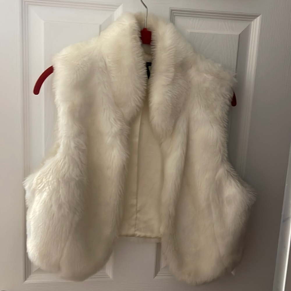 Daisy Fuentes vintage 90s crop faux fur vest